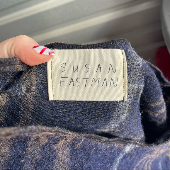 Susan Eastman poncho - Picture 4 of 4